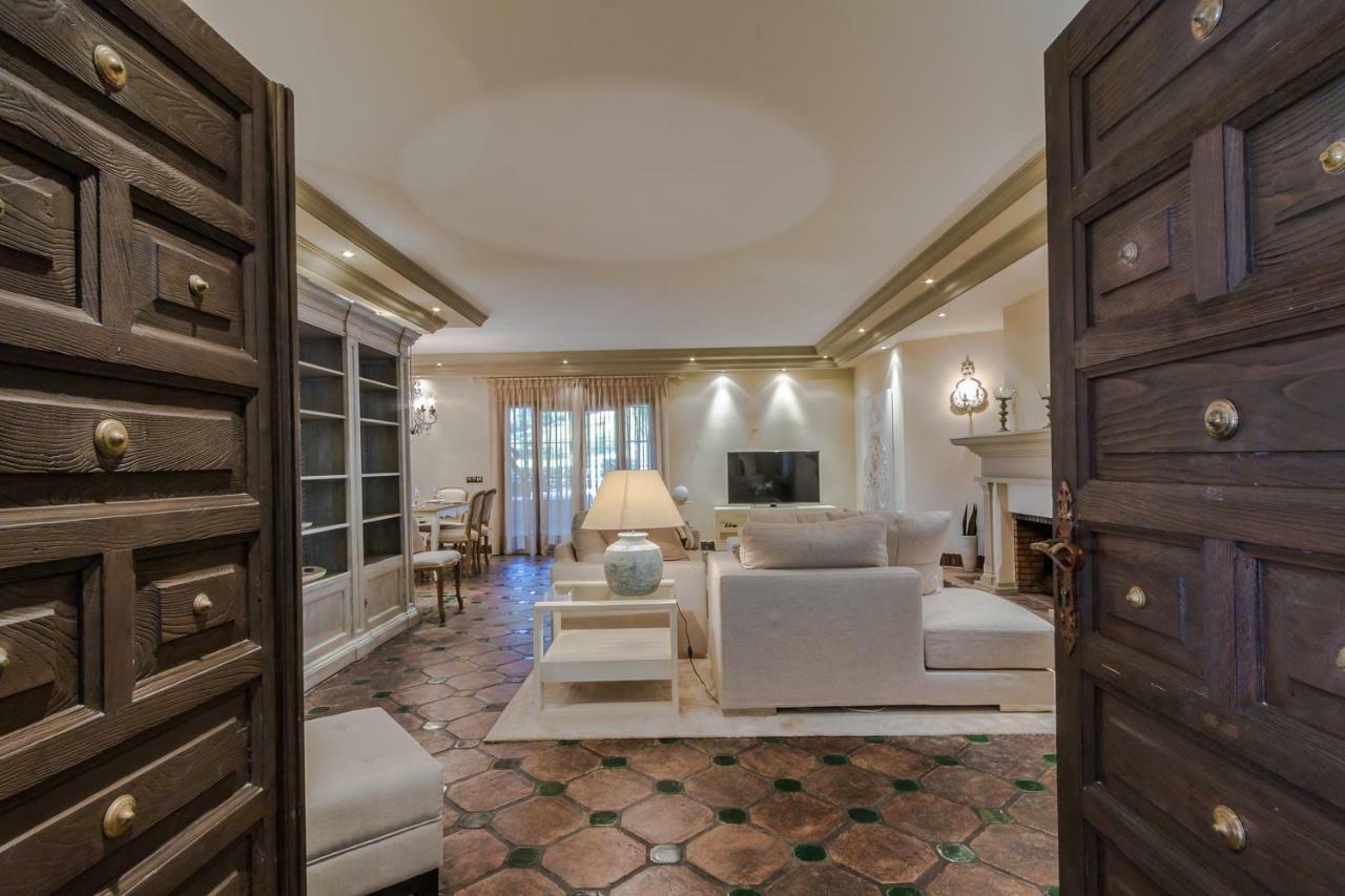 Authentic Andalucia Villa มาร์เบยา ภายนอก รูปภาพ