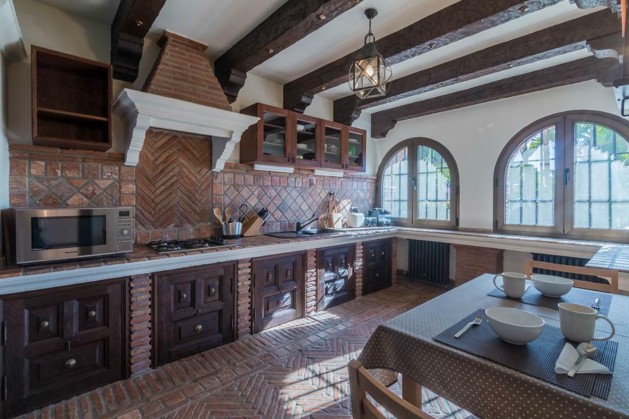 Authentic Andalucia Villa มาร์เบยา ภายนอก รูปภาพ