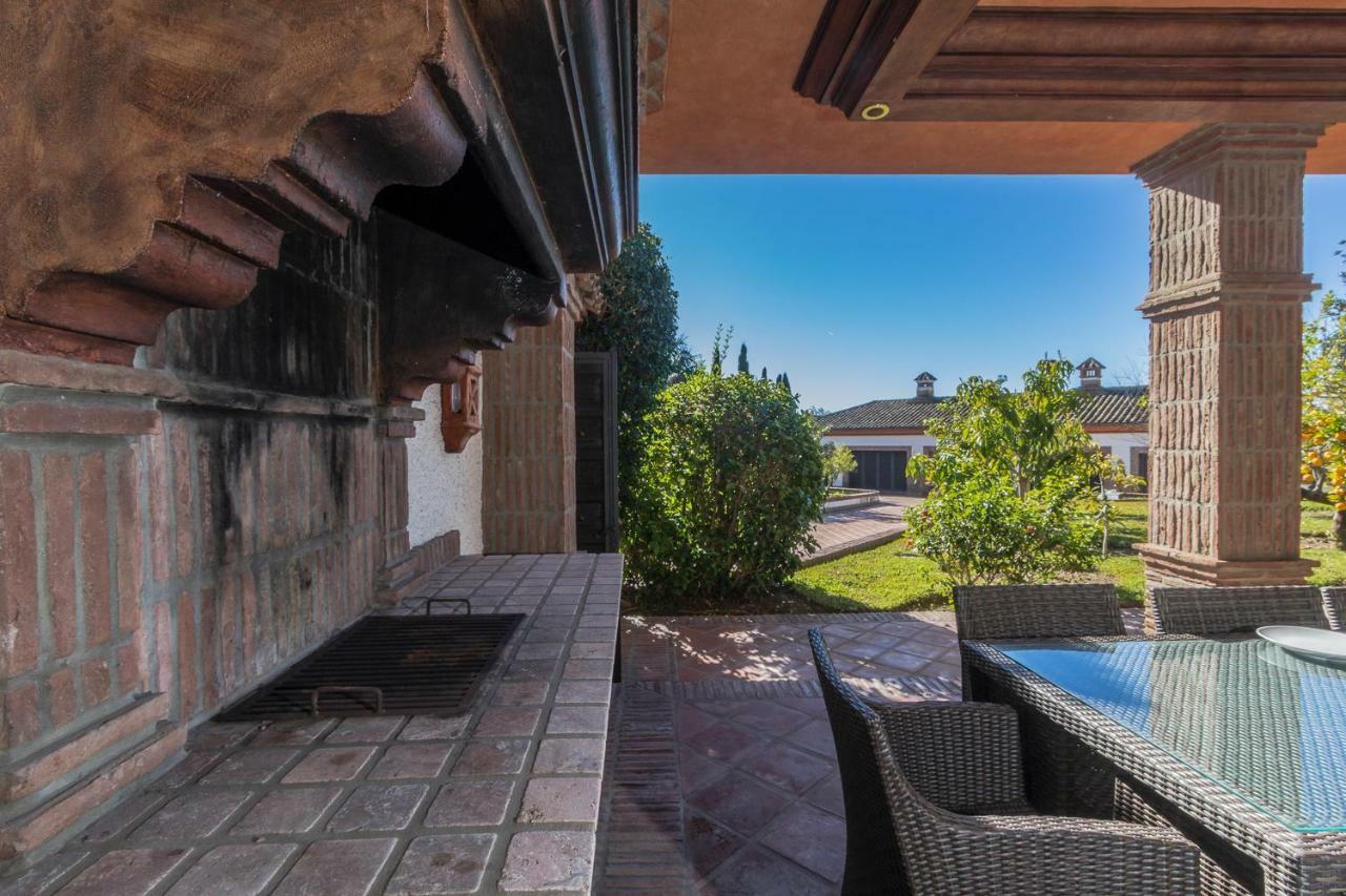 Authentic Andalucia Villa มาร์เบยา ภายนอก รูปภาพ
