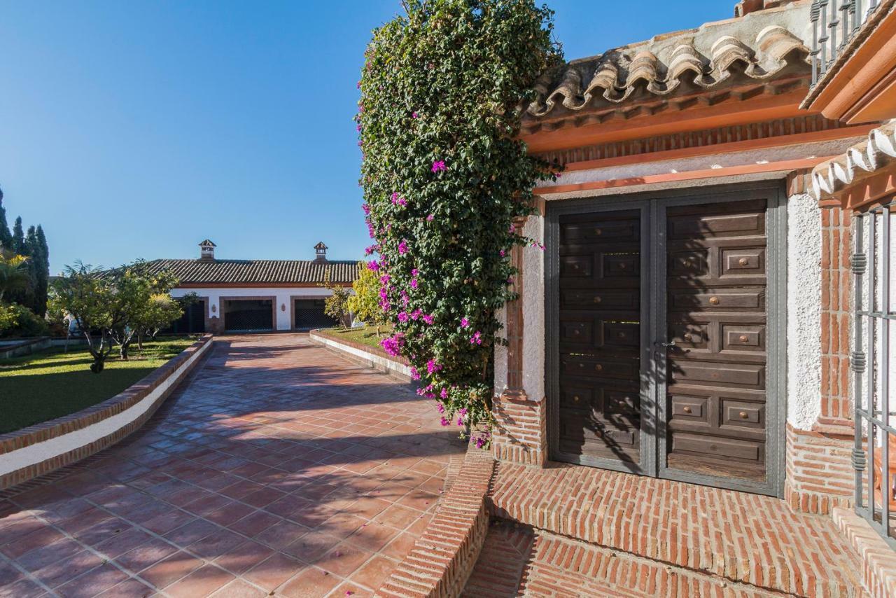 Authentic Andalucia Villa มาร์เบยา ภายนอก รูปภาพ