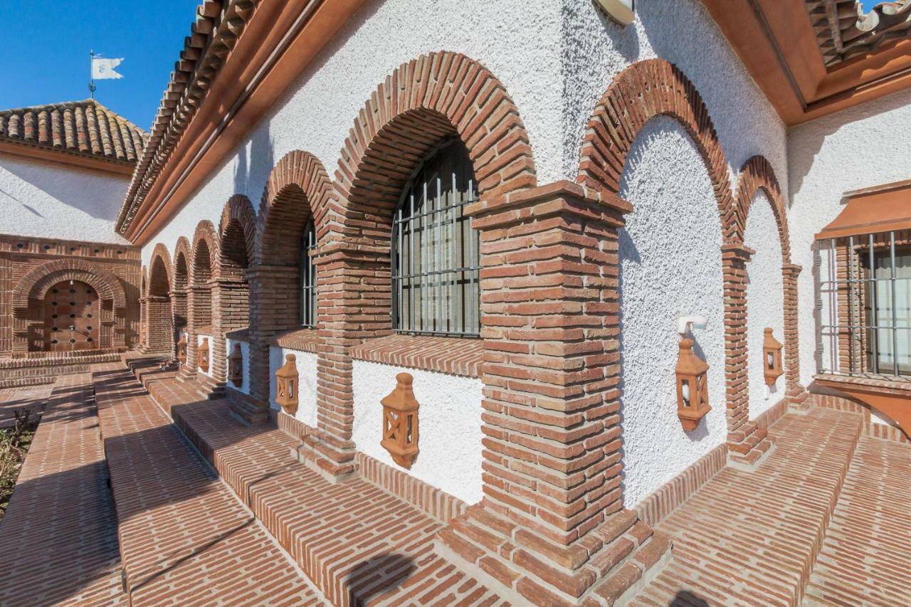 Authentic Andalucia Villa มาร์เบยา ภายนอก รูปภาพ