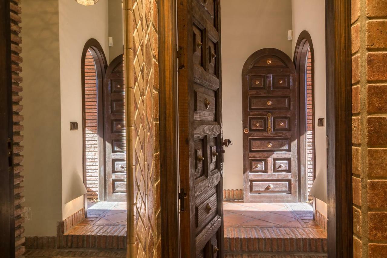 Authentic Andalucia Villa มาร์เบยา ภายนอก รูปภาพ