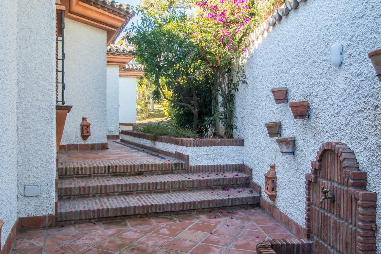 Authentic Andalucia Villa มาร์เบยา ภายนอก รูปภาพ
