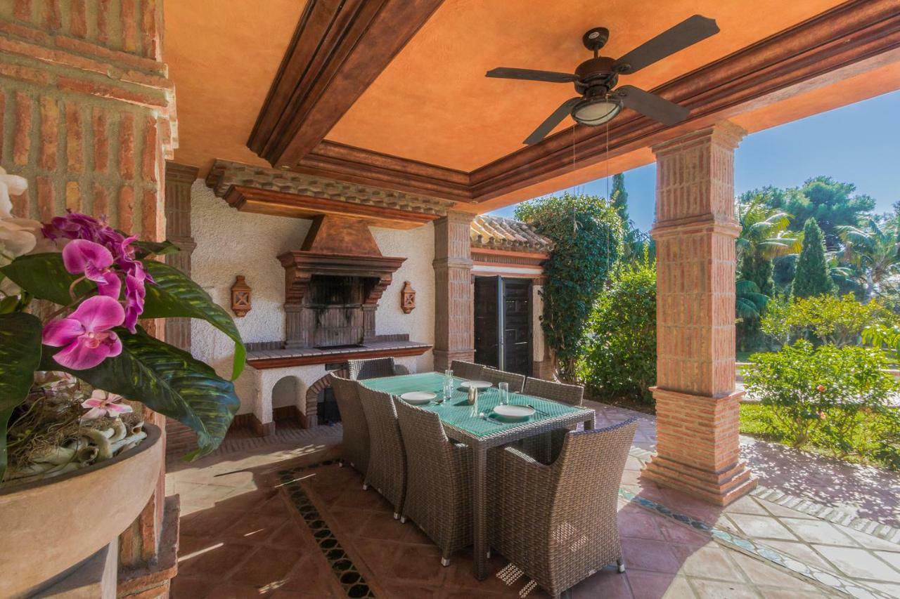 Authentic Andalucia Villa มาร์เบยา ภายนอก รูปภาพ